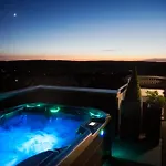 Golden Sunset Wellness Apartment *